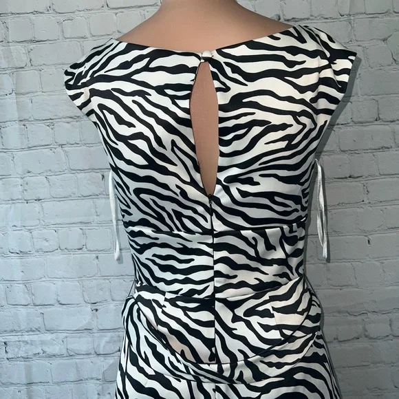 White House Black Market Zebra Print Black & White dress size 0 - Picture 6 of 7